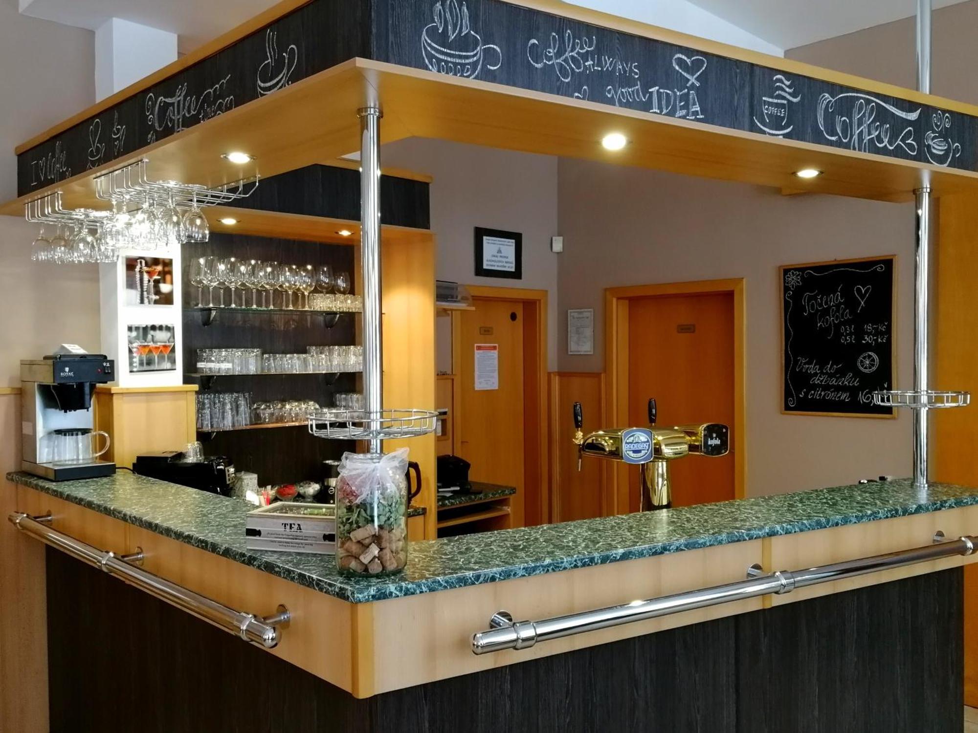Vzdelavaci Stredisko A Hotel Varnsdorf Extérieur photo